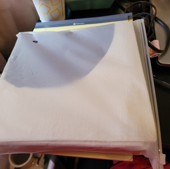 4 Throw Pillow Cases - Picture 5 of 8